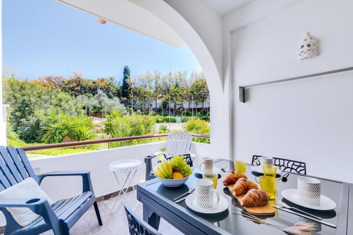 Superbe With Pool Apartment